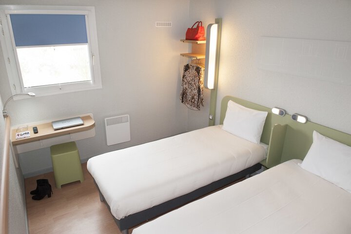 Room 9 of 44