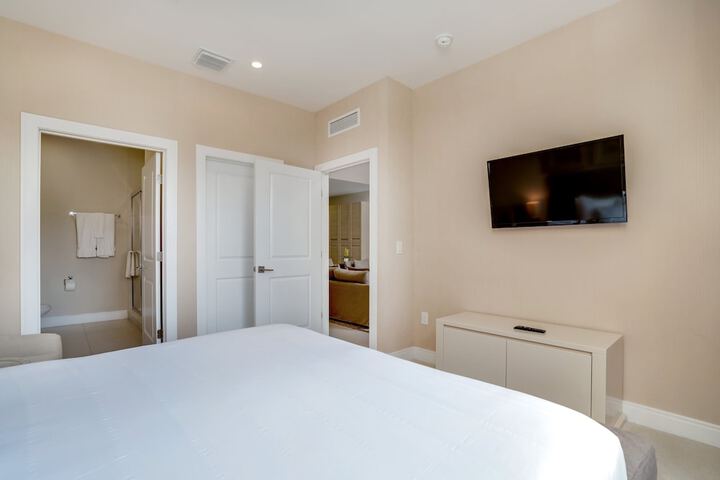 Room 2 of 36