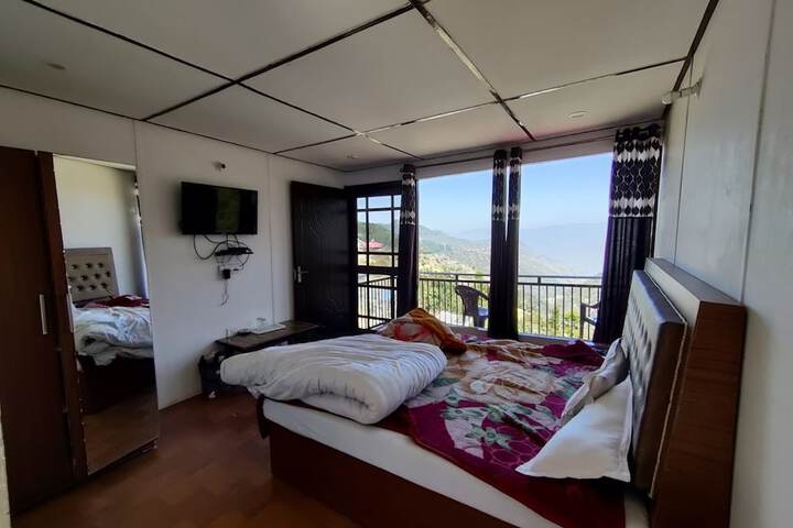 Room 2 of 21