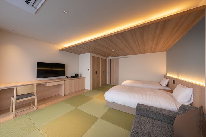 Room 9 of 39