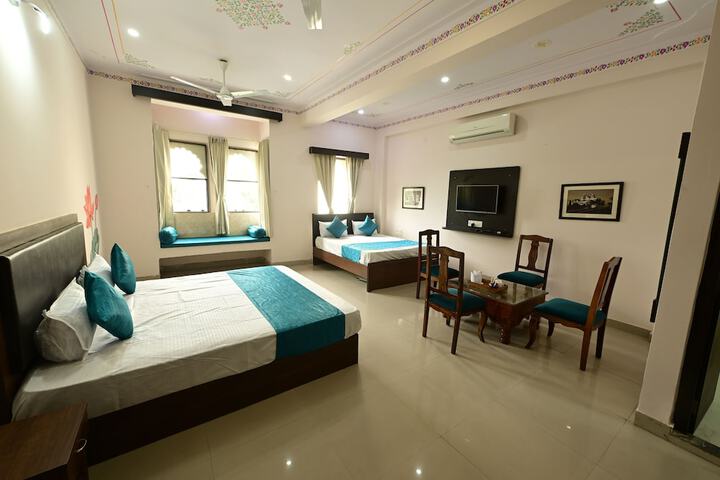 Room 10 of 19