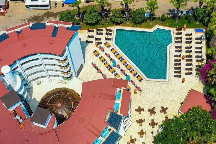 Hotel 6 of 12