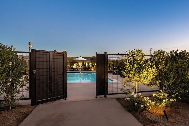 Pool 14 of 33
