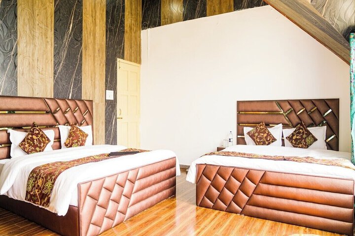 Room 2 of 18