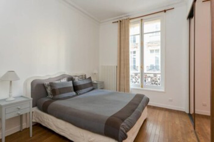 Room 9 of 24