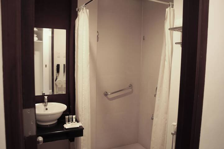 Room 48 of 73