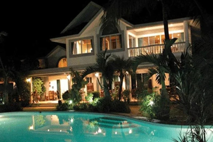 Pool 13 of 20