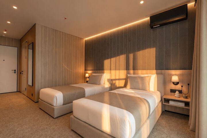 Room 6 of 29