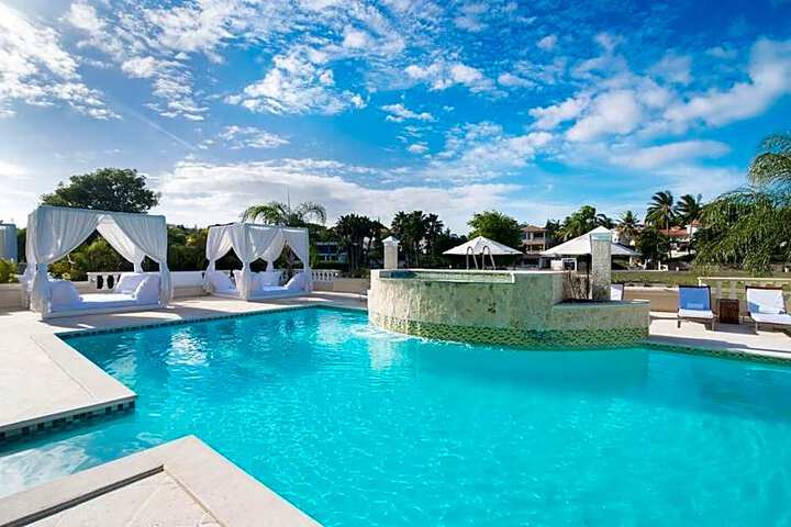 Crown Villas 6 bdrm
