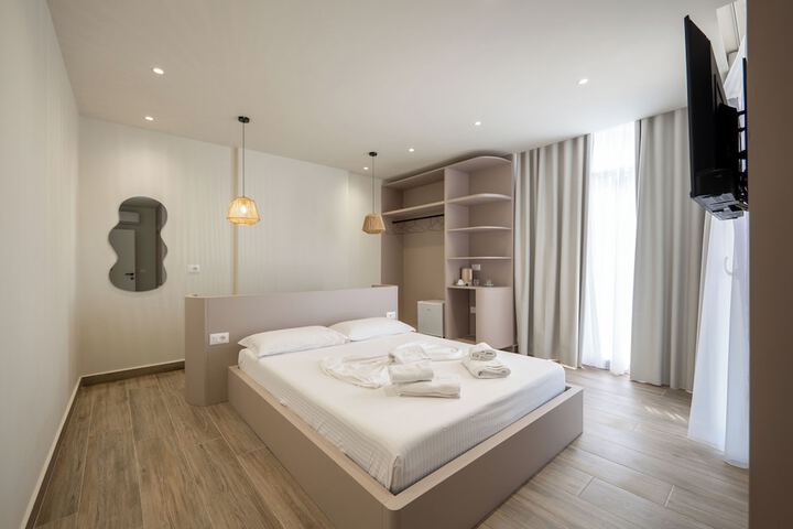 Room 42 of 175