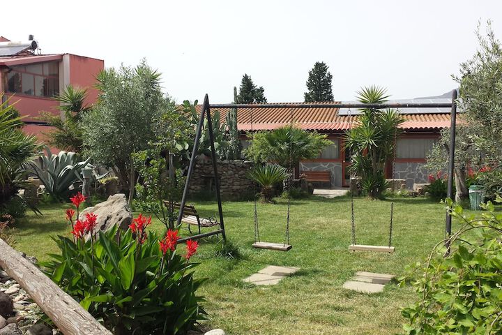 Hotel Exterior 3 of 30