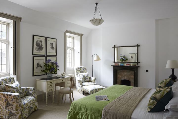 Room 5 of 80