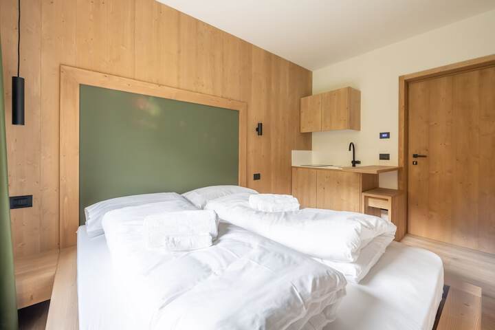Room 8 of 38