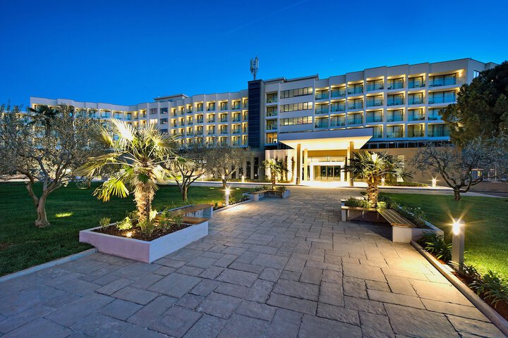 Hotel 55 of 72