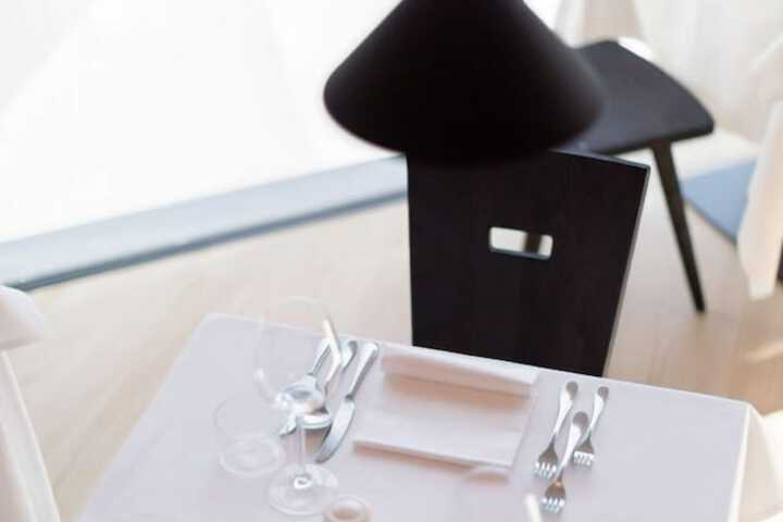 Dining 63 of 76
