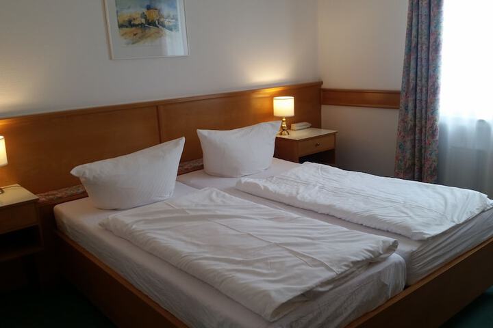 Room 6 of 39