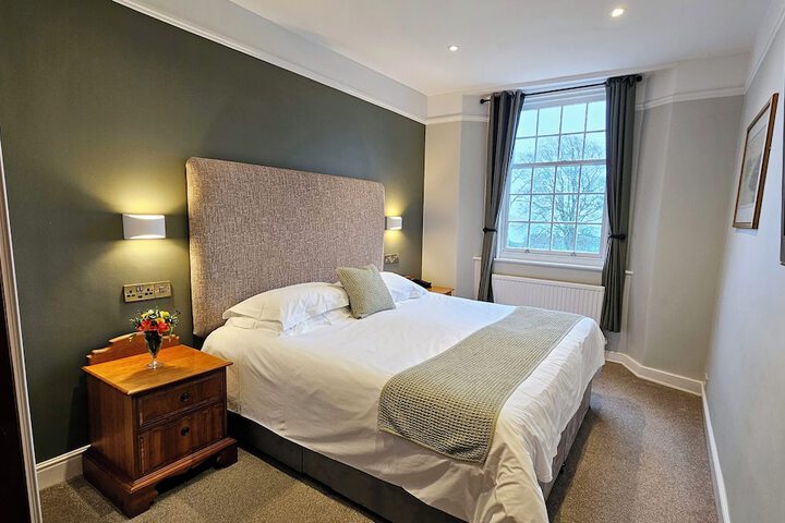 Room 5 of 14