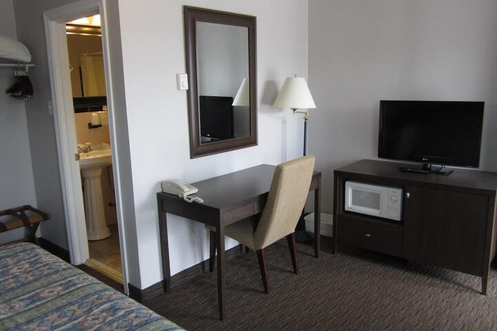 Room 8 of 31