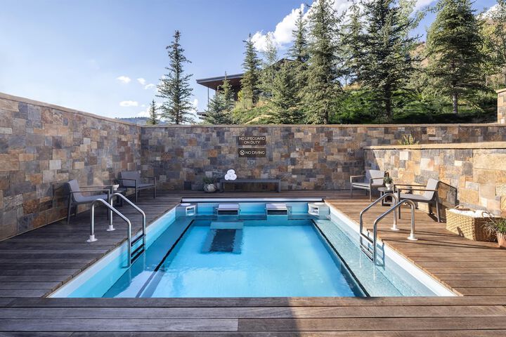 Pool 64 of 137