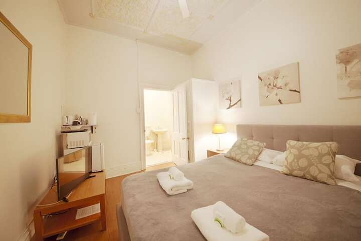 Room 9 of 35