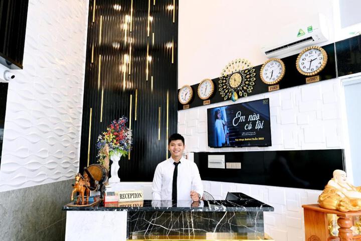Ten Dollars Hotel