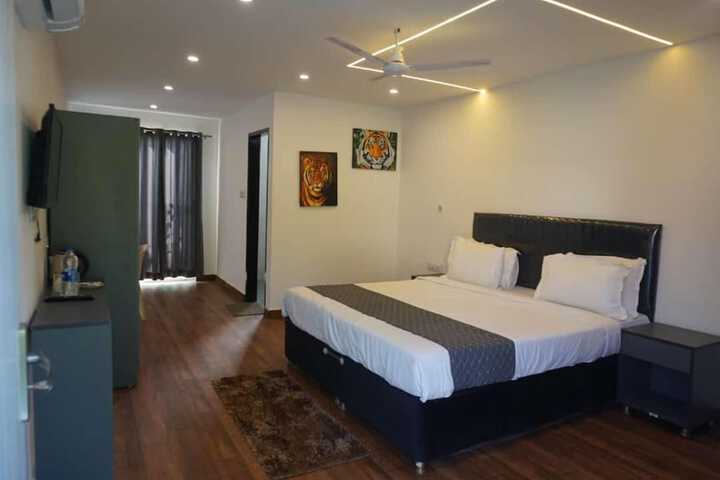 Room 10 of 94