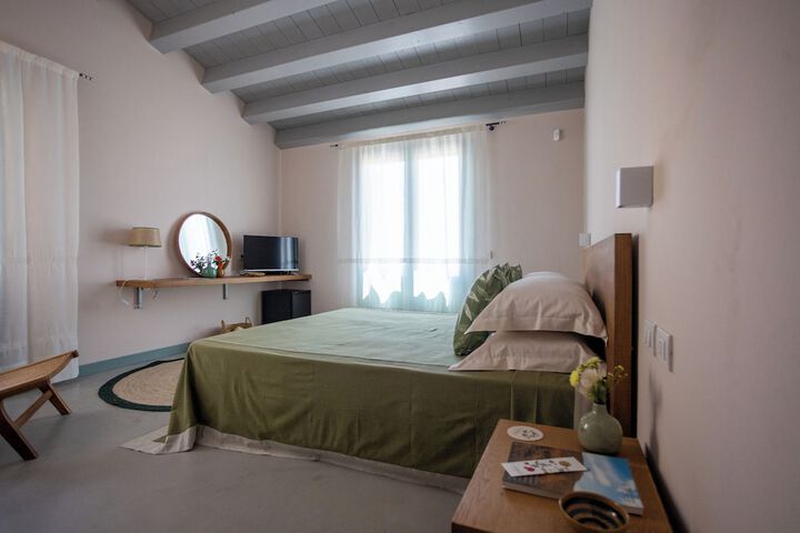 Room 16 of 64