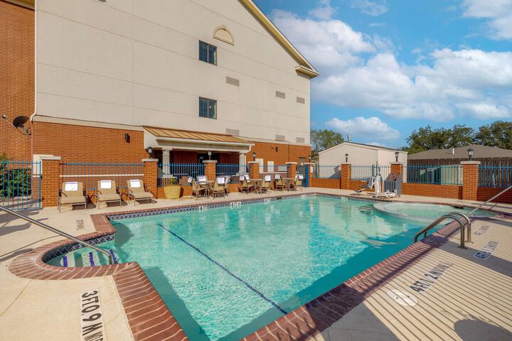 Hotel with Pool