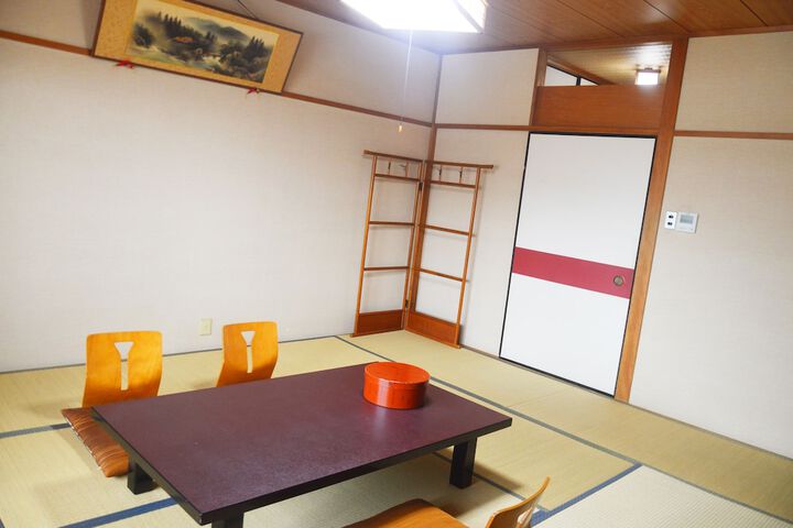 Room 25 of 53