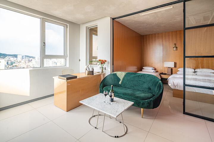 Room 18 of 59