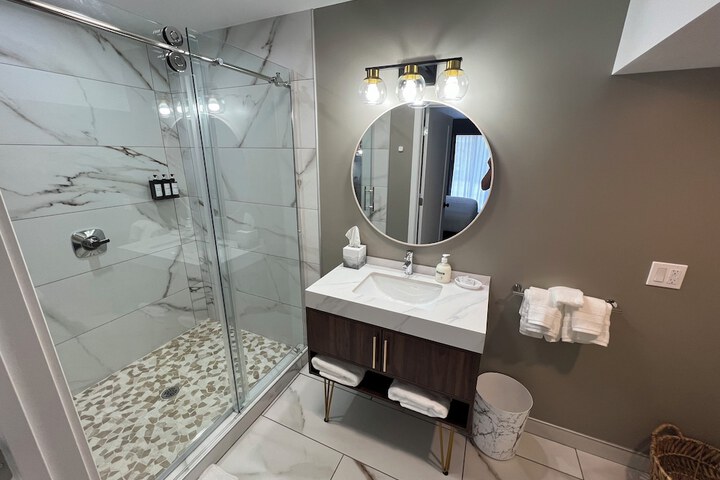 Deluxe Suite (6 of 37)