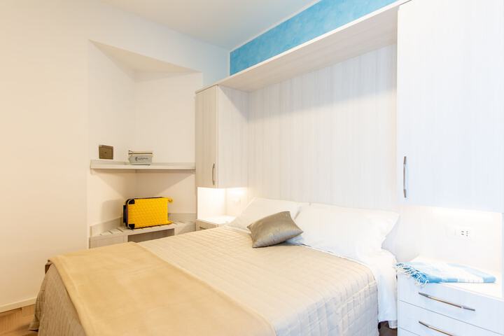 Room 42 of 114