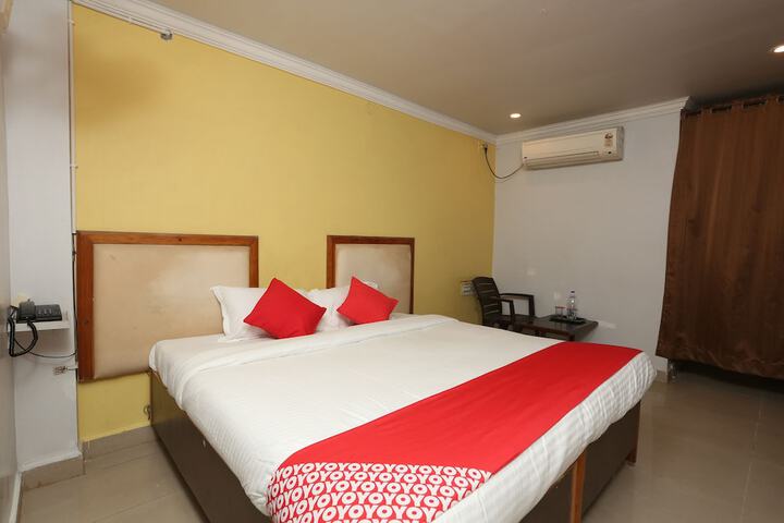 Room 10 of 15