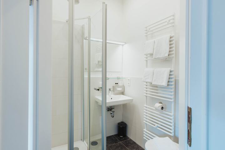 Room 20 of 63