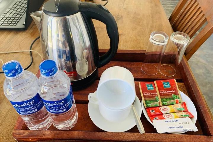 Breakfast/Coffee Service 7 of 25