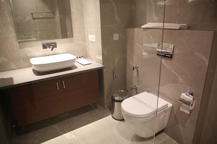 Room 8 of 14