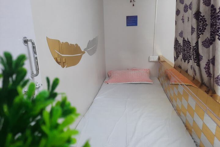 Room 6 of 6