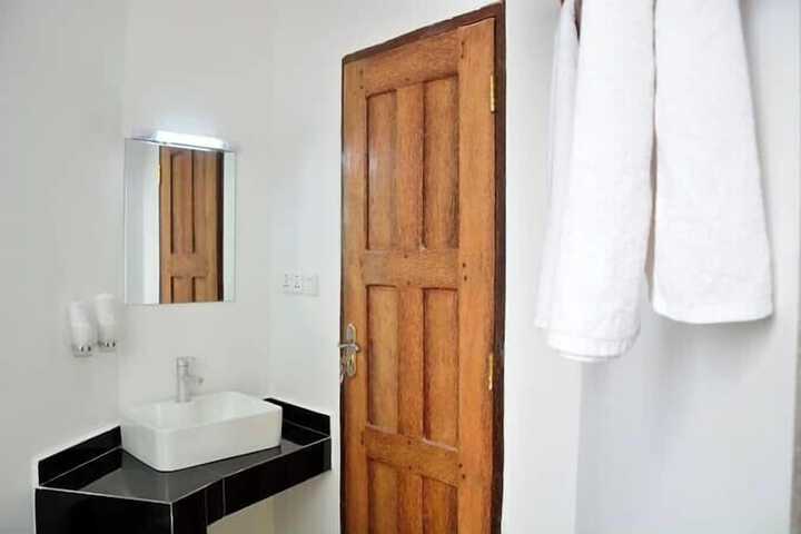 Room 70 of 148