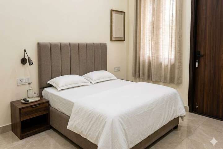 Room 5 of 7
