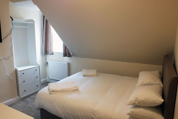 Room 15 of 38