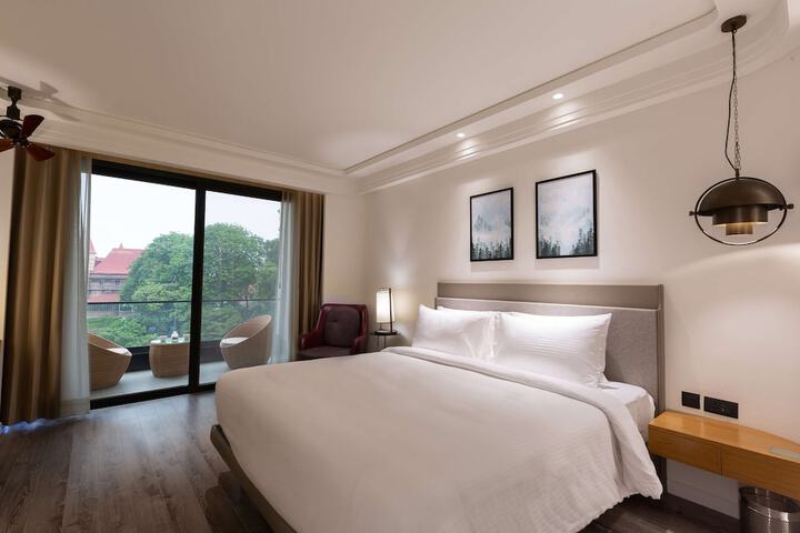 Room 16 of 75