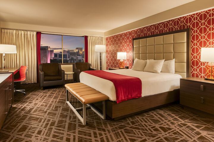 Resort Room 1 King (22 of 33)