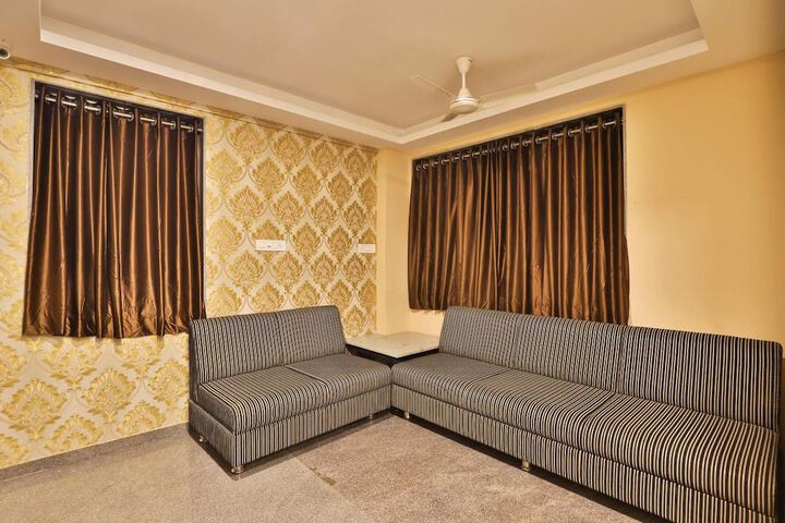 Room 18 of 33