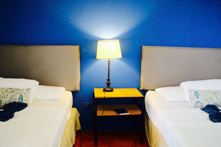 Room 4 of 68