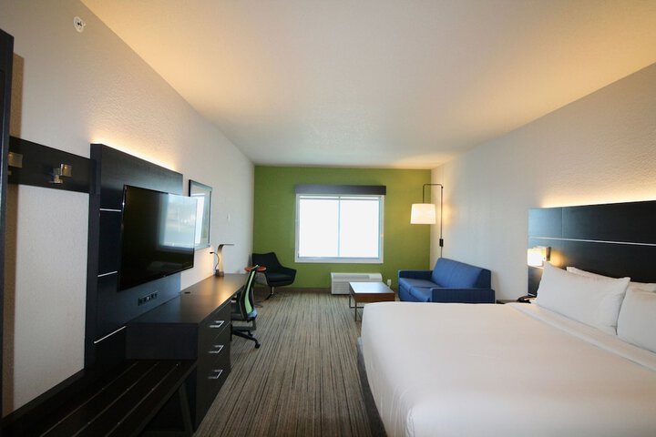 Room 4 of 25