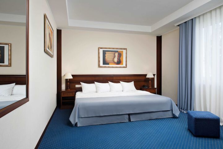 Room 9 of 31