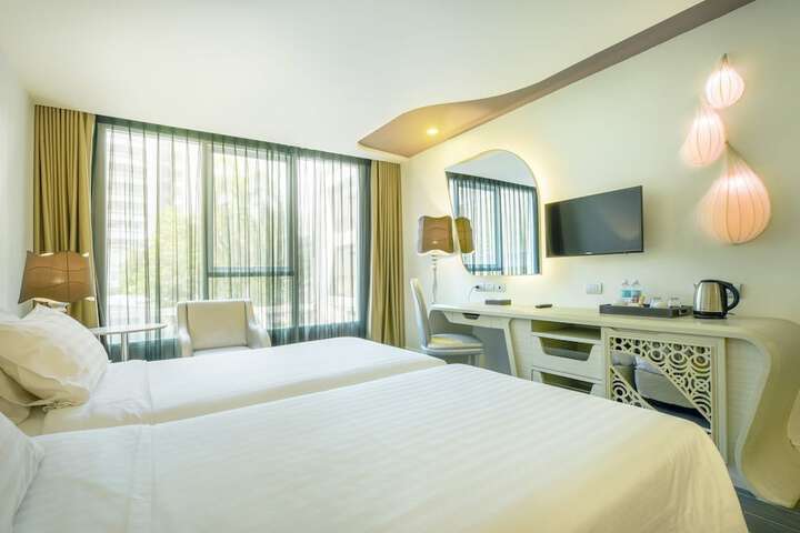 Room 33 of 81
