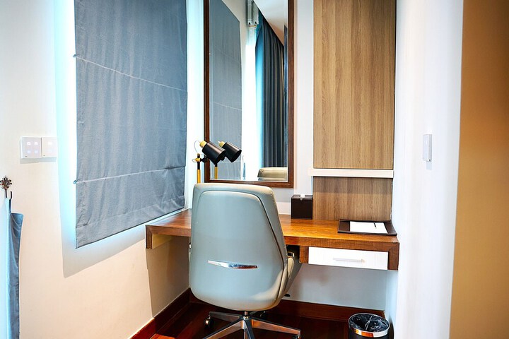 Room 100 of 313