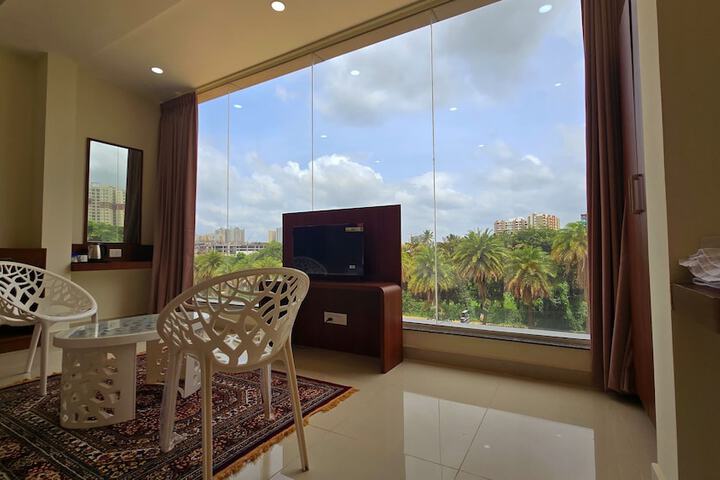 Room 9 of 24