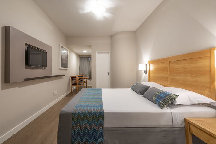 Room 6 of 45